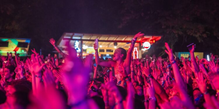 Φεστιβάλ Πόζαρ 2026: Ανακοινώθηκαν οι καλλιτέχνες που θα ανέβουν στη σκηνή