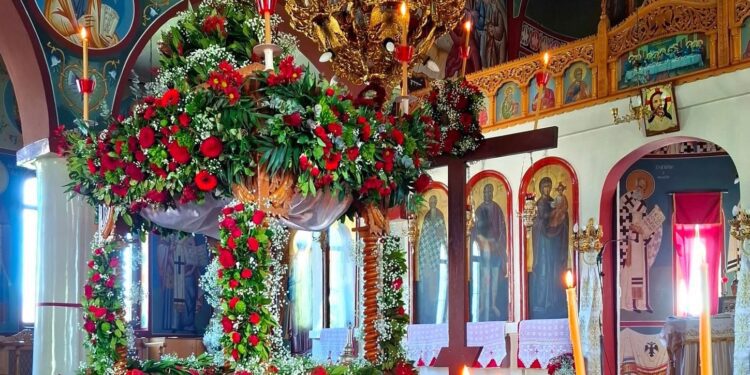 Όταν οι Επιτάφιοι συναντούν την άνοιξη στους ναούς της Πέλλας