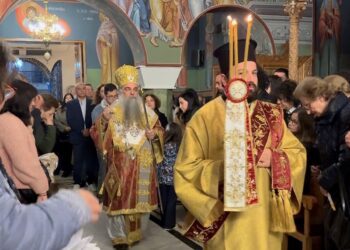 Αριδαία: Πλήθος πιστών στην ακολουθία του Επιταφίου