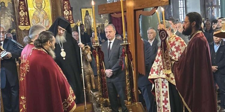 Από την Αποκαθήλωση στο μήνυμα της Ανάστασης – Η ανάρτηση του Διονύση Σταμενίτη