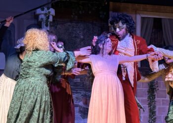 Ερωτέχνες Αλμωπίας: Μπήκαμε στην πρόβα τζενεράλε και… δεν μπορούσαμε να σταματήσουμε να γελάμε!