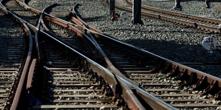 Πέλλα: Ακινητοποιήθηκε τρένο που έπεσε πάνω σε ζώο