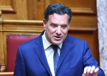 Γεωργιάδης κατά Ανδρουλάκη: «Μασαμπούκωσε 1,2 εκατ. και μας κουνάει το δάχτυλο»