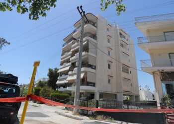 «Για τη Μελίνα»: Η επιθυμία των γονιών της 17χρονης που έχασε τη ζωή της στην Ηλιούπολη – Θρήνος και για το δεύτερο νεκρό κορίτσι