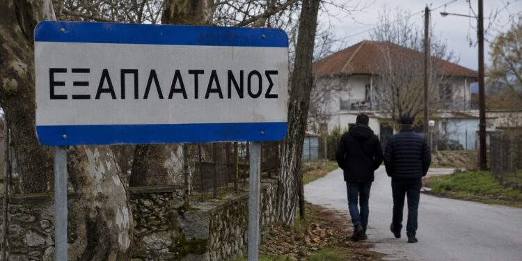 Ανησυχία στον Εξαπλάτανο: Καταγγελίες για δύο άνδρες που εμφανίζονται ως υπάλληλοι της ΔΕΗ