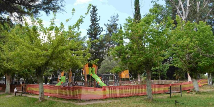 Αναστολή λειτουργίας παιδικής χαράς στην πλατεία Πλαστήρα Σκύδρας