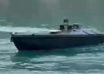 Μυστήριο με μαύρο σκάφος drone που εντοπίστηκε στη Λευκάδα – Διενεργείται έρευνα