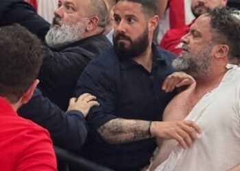 Πιάστηκαν στα χέρια Βαγγέλης Μαρινάκης – Γρηγόρης Δημητριάδης στα επίσημα του ΟΑΚΑ