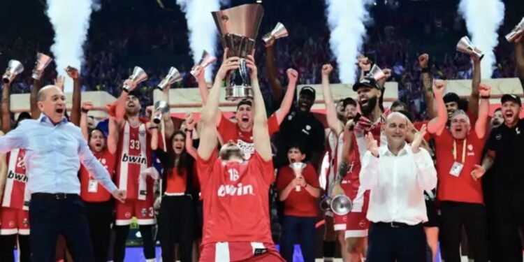 Πρωταθλητής Ευρώπης ο Ολυμπιακός! Λύγισε 92-85 τη Ρεάλ σε τελικό θρίλερ και σήκωσε κούπα στο T-Center
