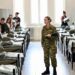 Προβληματισμός στο υπουργείο Άμυνας από τις πρώτες αναβολές γυναικών που κατατάχθηκαν προ ημερών εθελοντικά στον Στρατό