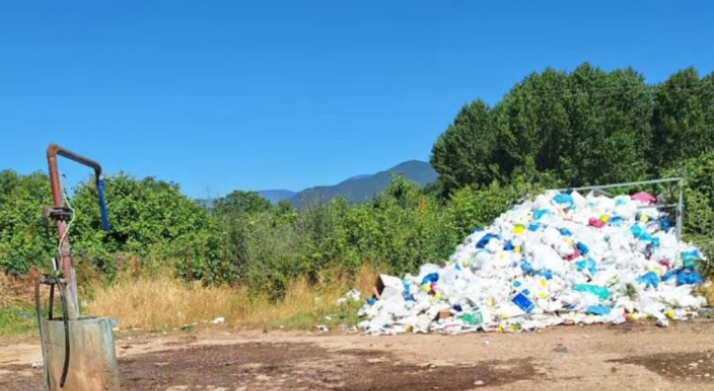 Έδεσσα: Οι συσκευασίες φυτοφαρμάκων δεν είναι πρόβλημα προς απόκρυψη – Είναι ζήτημα περιβαλλοντικής ευθύνης