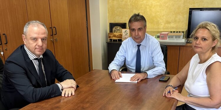 Στην ΚτΥπ για τις ανάγκες σχολικών μονάδων της Πέλλας ο Διονύσης Σταμενίτης
