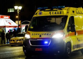 Τροχαίο δυστύχημα με έναν νεκρό: Αυτοκίνητο καρφώθηκε σε τοίχο και τυλίχθηκε στις φλόγες