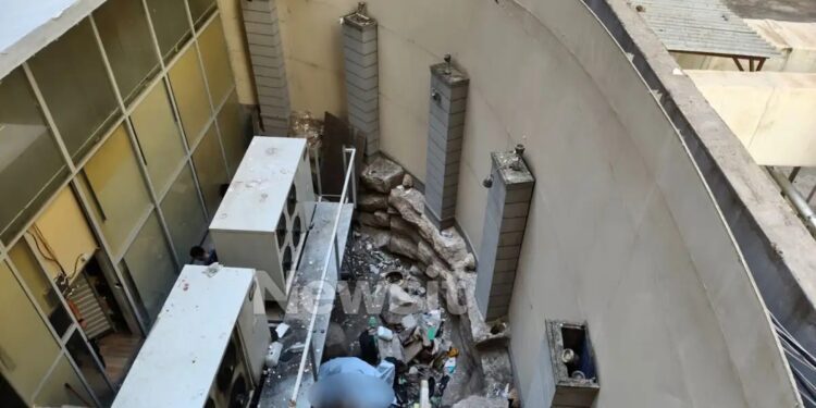 Θρίλερ στη Θεσσαλονίκη: Εντοπίστηκε πτώμα σε φωταγωγό, εξετάζονται όλα τα ενδεχόμενα