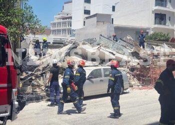 Κατάρρευση πολυκατοικίας στα Πετράλωνα: Εντοπίστηκαν οι τέσσερις αγνοούμενοι, πέντε προσαγωγές – Αποκαλυπτικές εικόνες