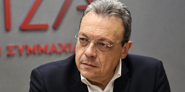 Φάμελλος υπέρ Τσίπρα: Στρατηγικό λάθος η αντιπαράθεση με την ΕΛ.Α.Σ. – Στηρίζουμε την πρωτοβουλία Τσίπρα, δεν την βλέπουμε ανταγωνιστικά