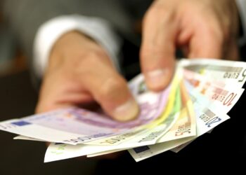 Πληρωμές e-ΕΦΚΑ και ΔΥΠΑ: Ποιοι θα δουν χρήματα στους λογαριασμούς τους έως τις 12 Ιουνίου