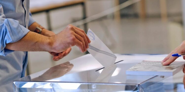 Opinion Poll για τη Θεσσαλονίκη: Σταθερά πρώτη η ΝΔ – Ακολουθούν Τσίπρας, Καρυστιανού, τέταρτο το ΠΑΣΟΚ