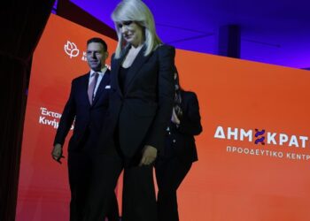 «Καλό δρόμο, Θεοδώρα»: Το μήνυμα των Δημοκρατών του Κασσελάκη στην Τζάκρη και οι αιχμές για το νέο της κόμμα