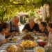 Αλμωπία: Το πιο όμορφο καλοκαίρι δεν έχει WiFi… Έχει γιαγιά και παππού!