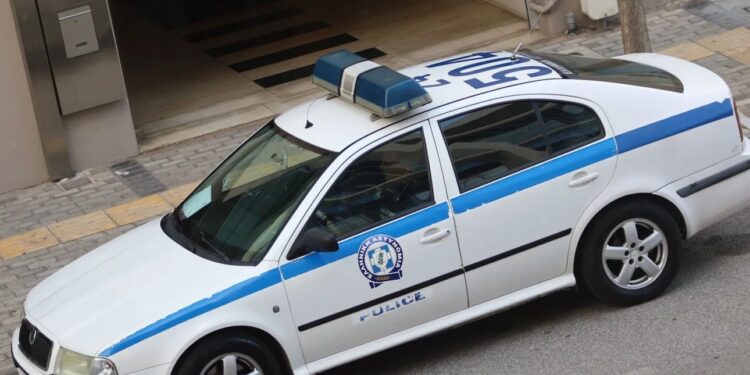 Πέλλα: Παρίσταναν τους λογιστές αλλά έπεσαν σε αστυνομικό – 30χρονος τράκαρε προσπαθώντας να ξεφύγει