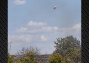 Φωτιά έξω από την Παλιά Πέλλα: Επιχείρησαν 21 πυροσβέστες, σηκώθηκε ένα ελικόπτερο