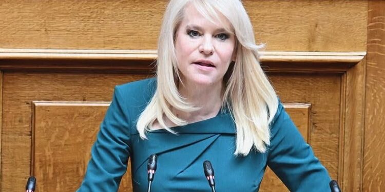 Θ. Τζάκρη: «Να ληφθούν άμεσα μέτρα για την αντιμετώπιση της ασθένειας των παραμορφωμένων καρπών και τη στήριξη των παραγωγών»