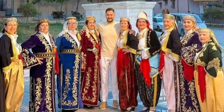 Έλαμψαν στην Πέλλα οι Αλησμόνητες Πατρίδες Αλμωπίας