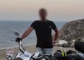 Η απόλυτη ανατροπή στο Αίγιο: Η ΕΛ.ΑΣ. εξετάζει η μητέρα να σκότωσε τον γιο και να αυτοκτόνησε