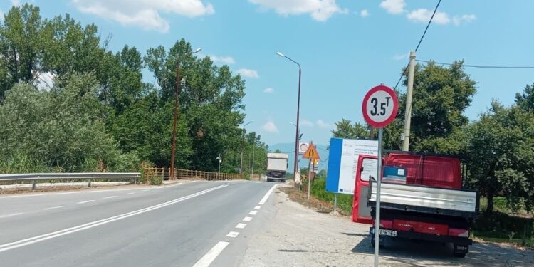 Απαγόρευση διέλευσης οχημάτων άνω των 3,5 τόνων από την γέφυρα του Λουδία