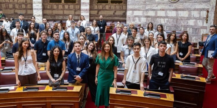 Επίσκεψη μαθητών του 2ου ΓΕΛ Έδεσσας στη Βουλή