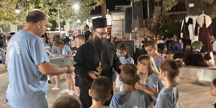 Χρύσα: «Πάμε πλατεία» και… έγινε το αδιαχώρητο στο πανηγύρι της Αγίας Παρασκευής