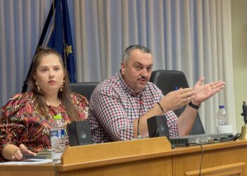 Ψήφος εμπιστοσύνης στον Ανέστη Δοβλέτη – Επανεκλέχθηκε Πρόεδρος του Δημοτικού Συμβουλίο Αλμωπίας