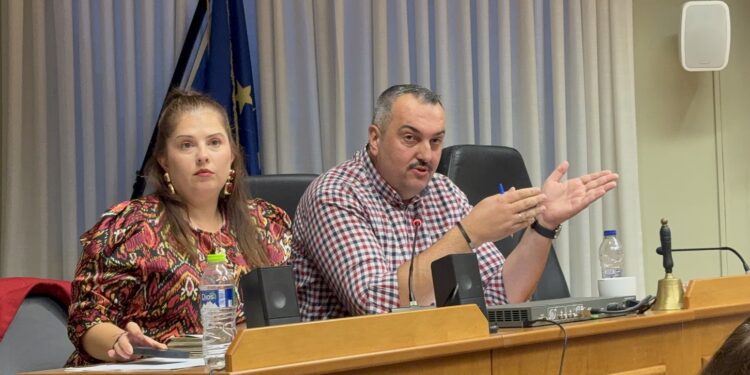 Ψήφος εμπιστοσύνης στον Ανέστη Δοβλέτη – Επανεκλέχθηκε Πρόεδρος του Δημοτικού Συμβουλίο Αλμωπίας