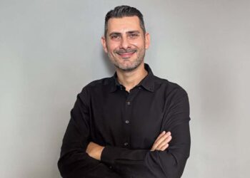 Ο Χρήστος Γεωργοκωστόπουλος γράφει ιστορία: Ο πρώτος κωφός διδάκτορας στις Θεωρητικές Επιστήμες στην Ελλάδα