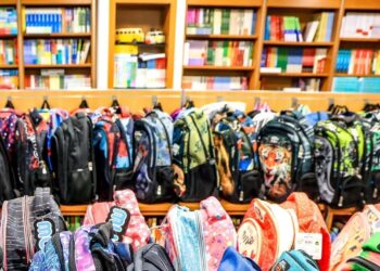 Πόσο θα κοστίσει φέτος η τσάντα του μαθητή – Από 100 έως 120 ευρώ για τα σχολικά είδη
