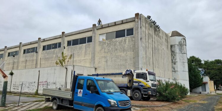Αριδαία: Ξεκίνησαν οι εργασίες στο Κλειστό Γυμναστήριο – Νέα στέγη και παρεμβάσεις αναβάθμισης