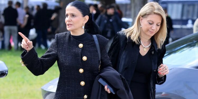 Έφυγαν οι συνεργάτες, μένει η Μαρία Καρυστιανού – Η επόμενη μέρα για την «Ελπίδα για τη Δημοκρατία»