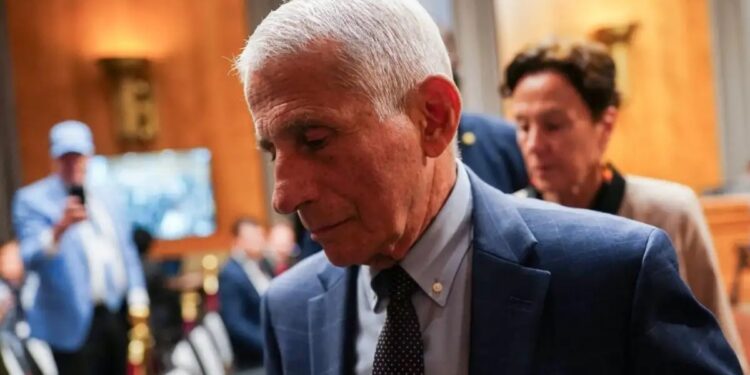 Άντονι Φάουτσι: Οι έγκυες δεν είχαν συμπεριληφθεί στις αρχικές κλινικές δοκιμές των εμβολίων κατά του κορονοϊού