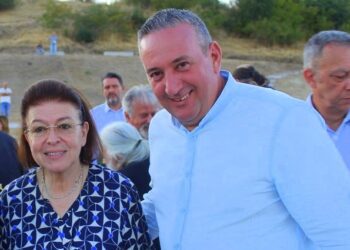 Η παράταξη του Χρήστου Μπάτση στα εγκαίνια του Κάστρου Μογλενών – Τί είπαν στη σύντομη συνομιλία με τη Λίνα Μενδώνη