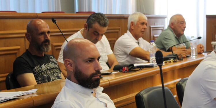 Απάντηση με νόημα από τον Θ. Σαμαρά σε πρώην αυτοδιοικητικούς: «Κάντε πρώτα την αυτοκριτική σας…»