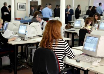 ΣτΕ: «Όχι» στην επαναφορά των δώρων στους δημοσίους υπαλλήλους