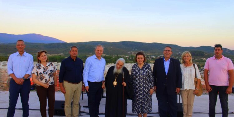 Με κάθε επισημότητα εγκαινιάστηκε το Κάστρο Μογλενών στη Χρυσή Αλμωπίας