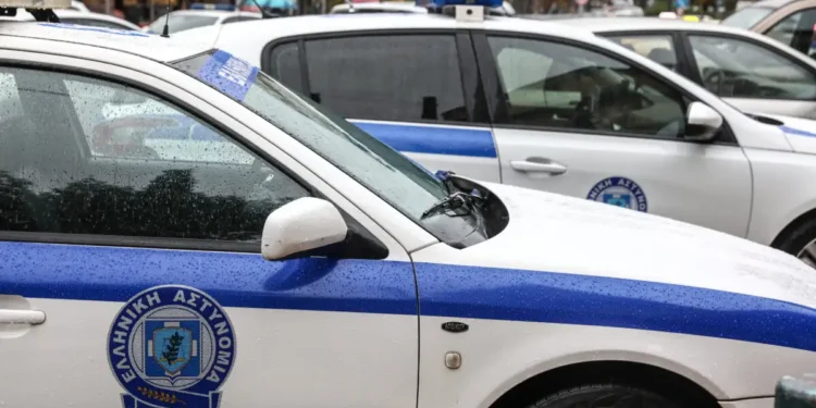 Θρίλερ στη Νέα Σμύρνη: Δύο νεκροί από πυροβολισμούς σε είσοδο πολυκατοικίας