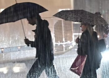 Καιρός: Καταιγίδες και πτώση της θερμοκρασίας – Κάποιοι θα ανάψουν τζάκι