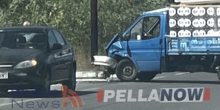 Τροχαίο ατύχημα με σύγκρουση οχημάτων έξω από την Αριδαία