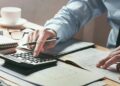 Χρέη σε Εφορία και Ταμεία: Ποιοι και πώς μπορούν να ενταχθούν στις 120 δόσεις – Παραδείγματα