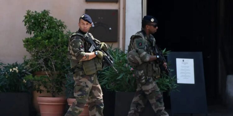 Η Γαλλία βγάζει τον στρατό στους δρόμους ενόψει των νέων διαδηλώσεων το Σάββατο