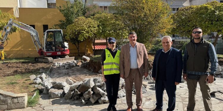 Δήμος Πέλλας: Νέα πνοή στο κέντρο των Γιαννιτσών – Ξεκίνησε η ανάπλαση του πάρκου της Φιλαρμονικής