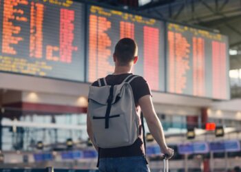 Πώς αλλάζουν τα αεροπορικά ταξίδια στην ΕΕ: Οι 25 μεγάλες αλλαγές και τα νέα δικαιώματα των επιβατών